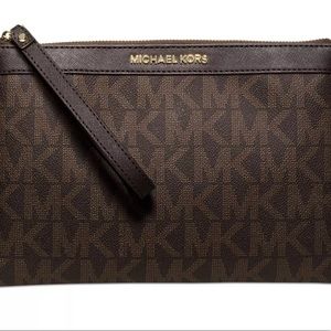 Michael kors Kieran wristlet